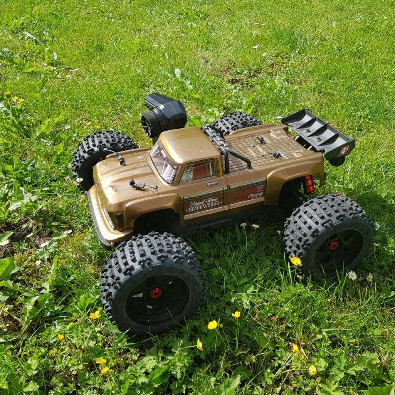 Arrma Outcast 4S + 4S baterka