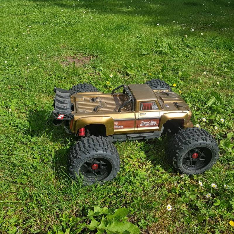 Arrma Outcast 4S + 4S baterka