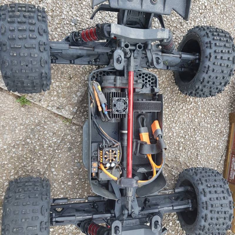 Arrma Outcast 4S + 4S baterka