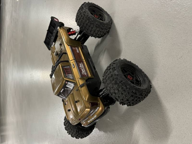 Arrma Outcast 4S V2