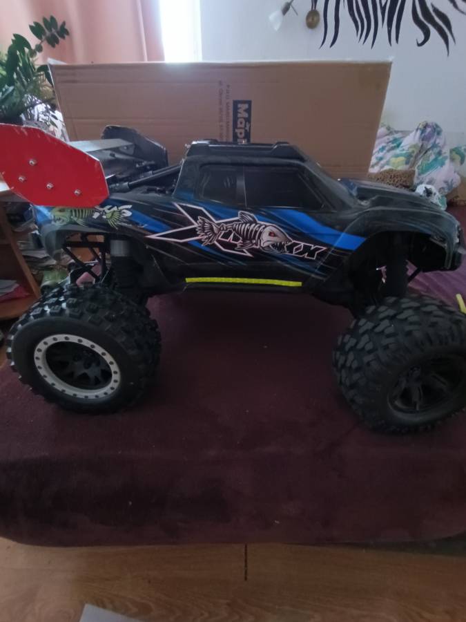 Traxxas X max