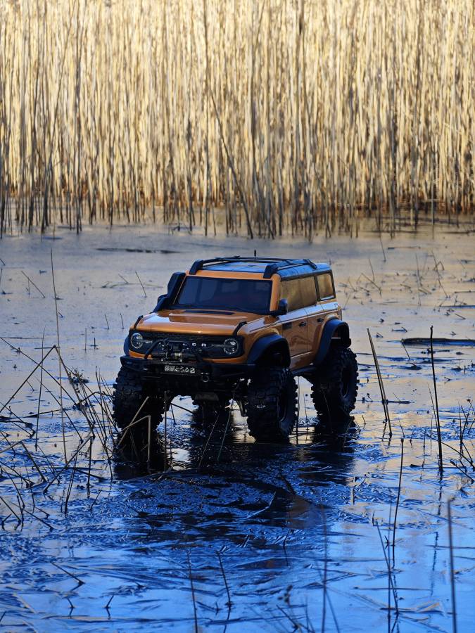 TRAXXAS TRX-4 Bronco 1:10 klon v Tuningu