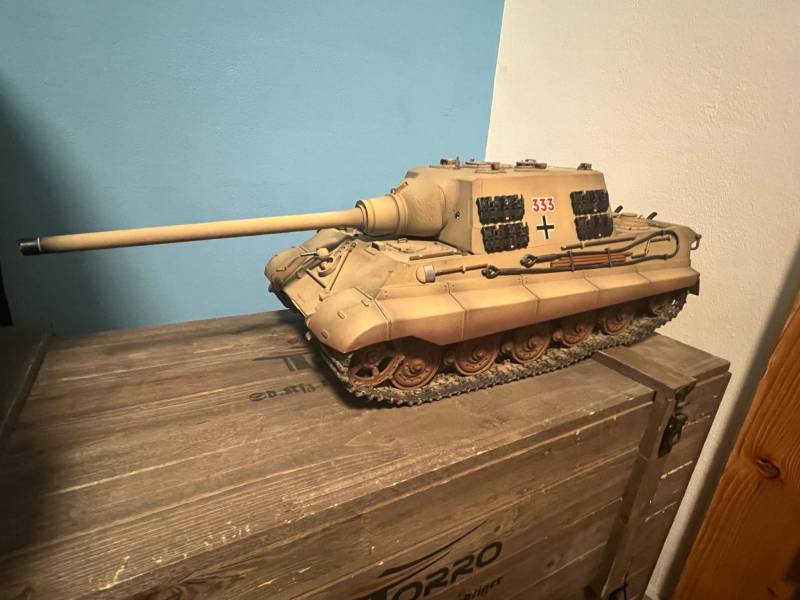 TORRO tank PRO 1/16 RC Jagditiger-puštní kamuflaž-