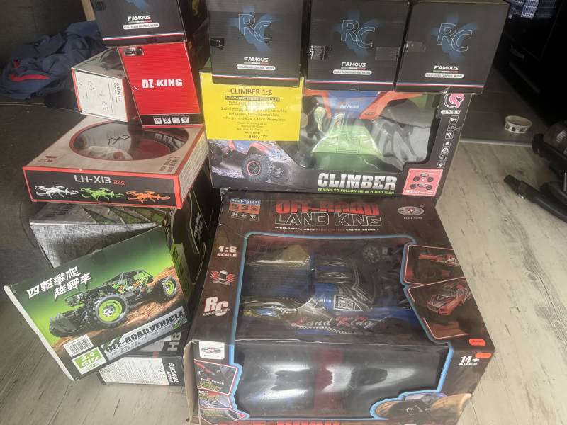 Rc modely auta tanky vrtulníky drony bagry