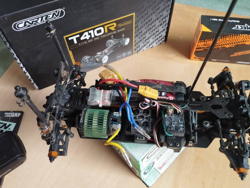 RC podvozek Carten T 410 R