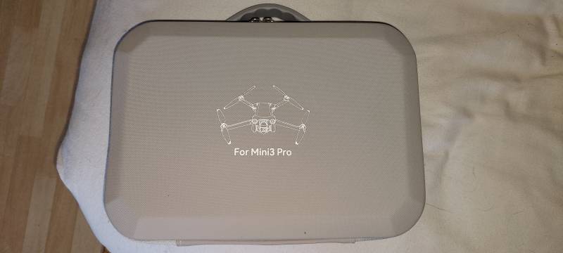 Dron DJI Mini 3 + ovladač RC
