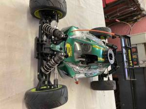 Prodám Buggy 1:8 nová, nitro, včetně vysílače a př