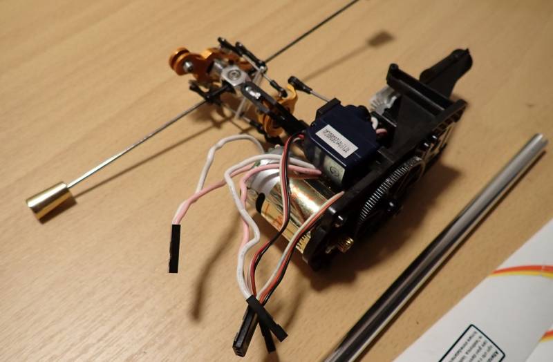 Vrtulník Walkera CB180 -  strojovna