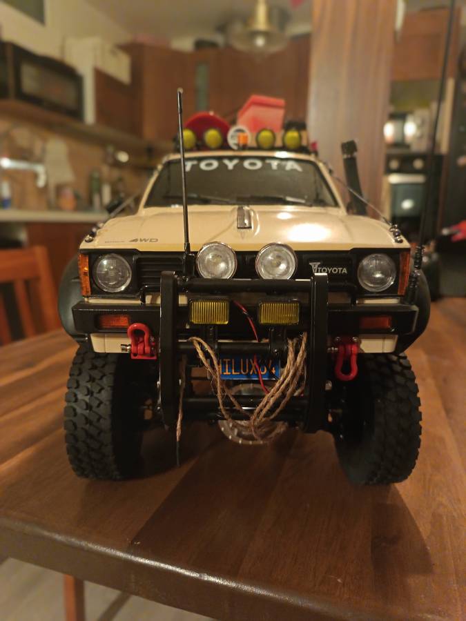 RC Toyota HiLuxHighLift 4x4 Tamyia