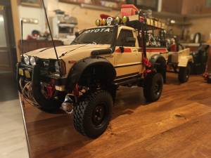 RC Toyota HiLuxHighLift 4x4 Tamyia