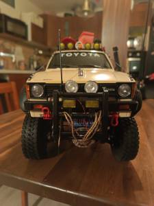 RC Toyota HiLuxHighLift 4x4 Tamyia