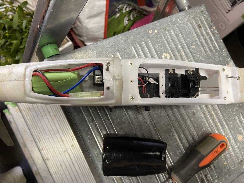 RC servo serva, táhla, motor, vrtule vysílač