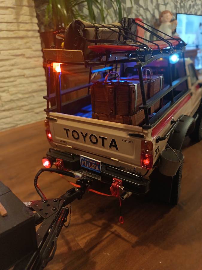 RC Toyota HiLuxHighLift 4x4 Tamyia