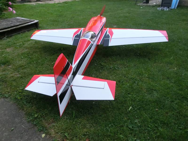 Extra 330SC 2,2m v rozsypu