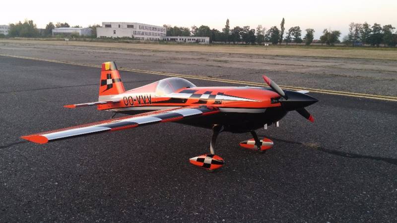 Extra 330SC 2,2m v rozsypu