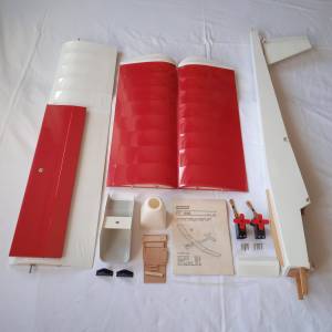 FIT 1800 od Modely a 2 serva HiITEC.