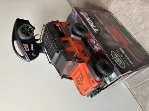 TRAXXAS Land Rover Defender 1/18