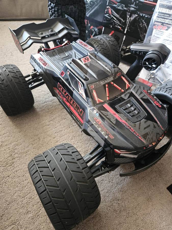 Arrma Kraton 6S BLX V6 1:8 4WD EXtreme Bash
