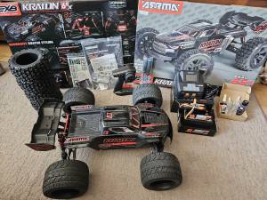 Arrma Kraton 6S BLX V6 1:8 4WD EXtreme Bash