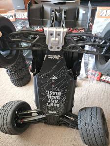 Arrma Kraton 6S BLX V6 1:8 4WD EXtreme Bash