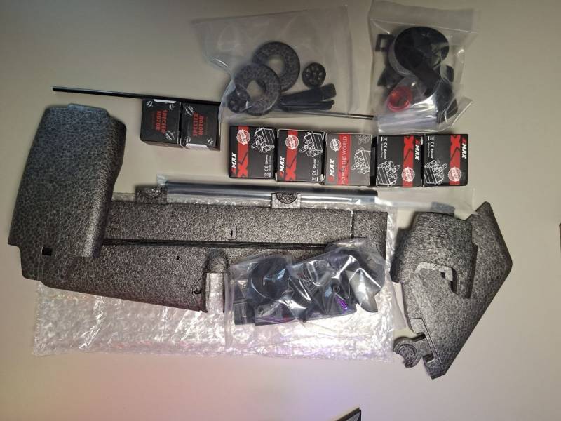 HeeWing T-1 Ranger KIT - NOVÝ, nerozbalený + motor